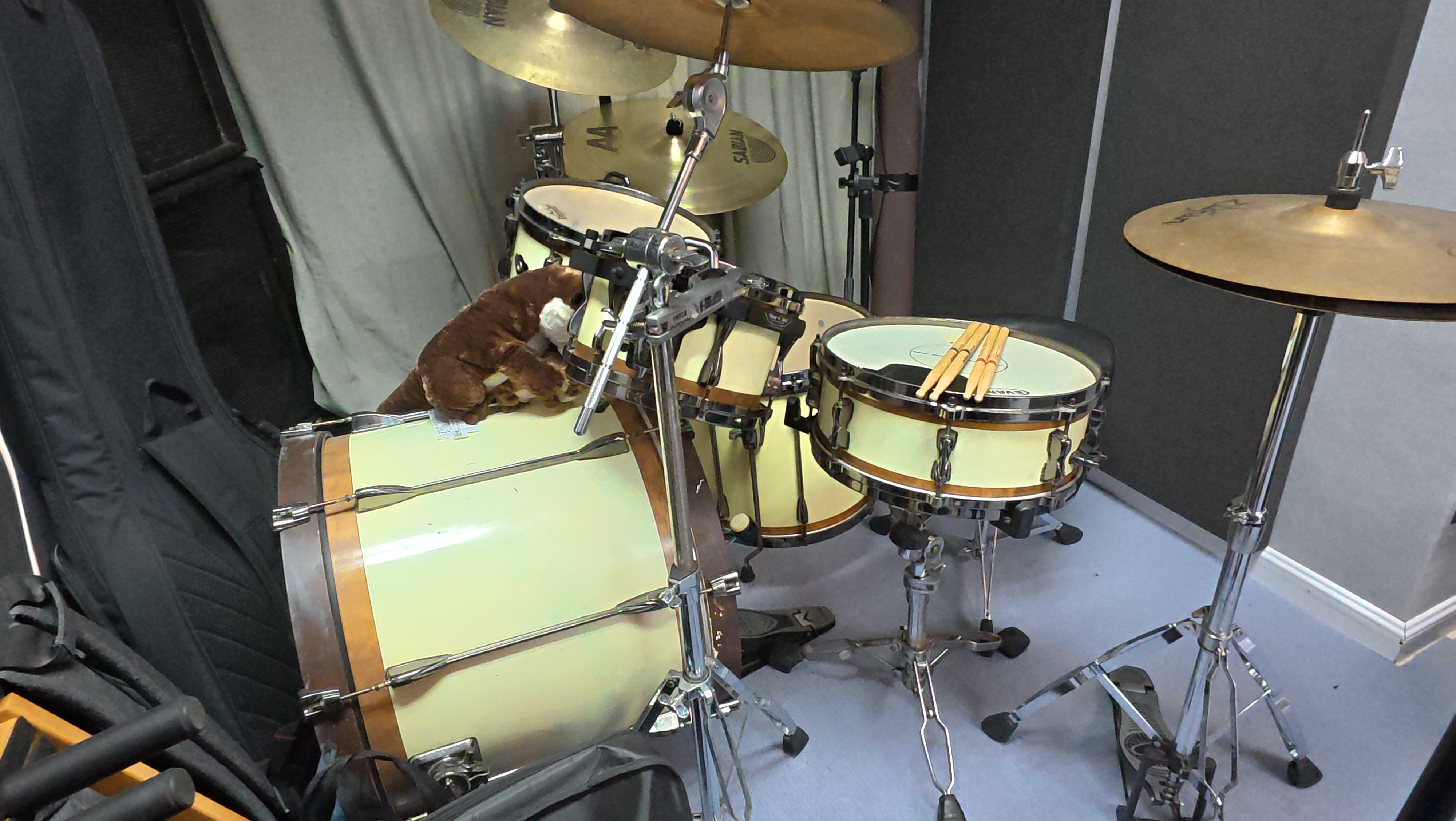 新蒲崗 景福街108-110號 超達工業大廈 鼓房 - 專業音樂工作室 | Professional Music Studio Hong Kong